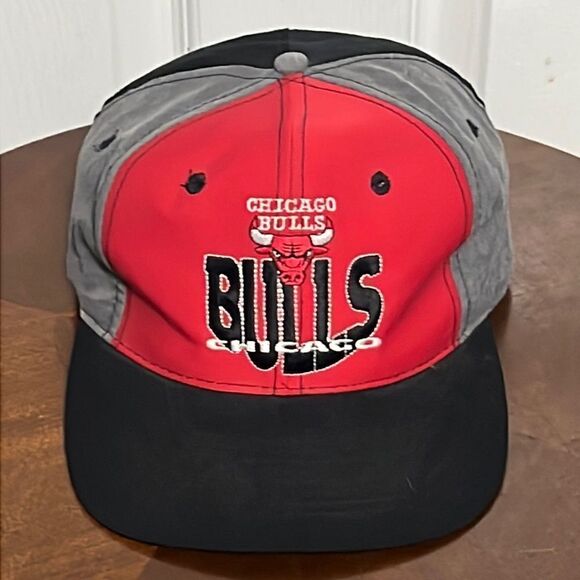 🔥🏀 True Vintage CHICAGO BULLS Snapback Hat Limited Edition #1449 of 2000 - EUC - Picture 1 of 13